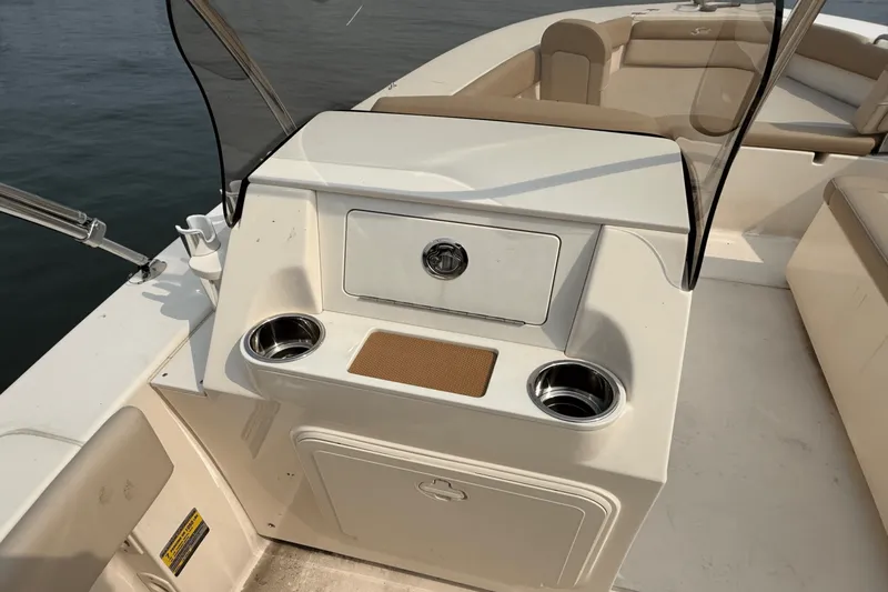 Slide: The Image of Scout 195 Sport Dorado 2025 - 4