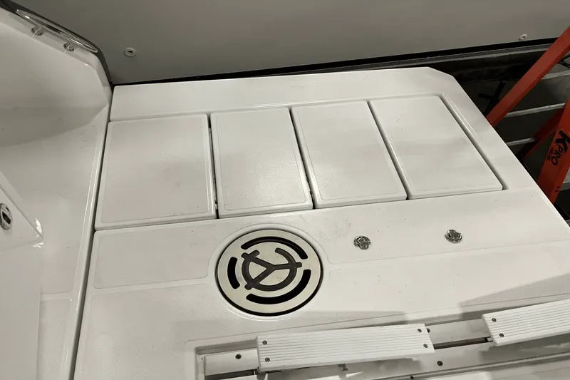 Slide: The Image of Cruisers Yachts 46 CANTIUS 2022 - 13