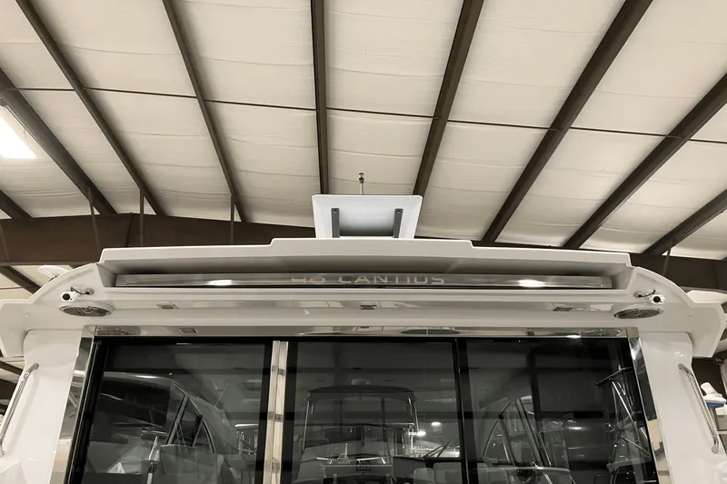 Slide: The Image of Cruisers Yachts 46 CANTIUS 2022 - 14