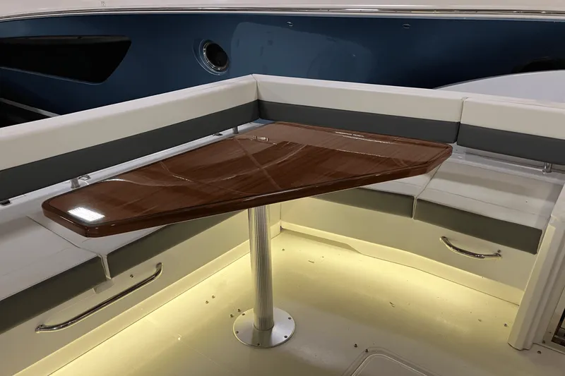 Slide: The Image of Cruisers Yachts 46 CANTIUS 2022 - 20