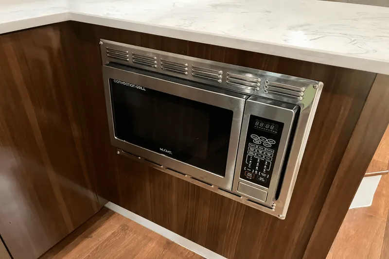 Slide: The Image of Cruisers Yachts 46 CANTIUS 2022 - 24