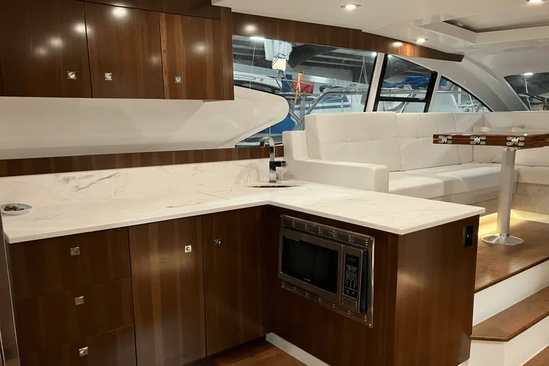 Slide: The Image of Cruisers Yachts 46 CANTIUS 2022 - 25