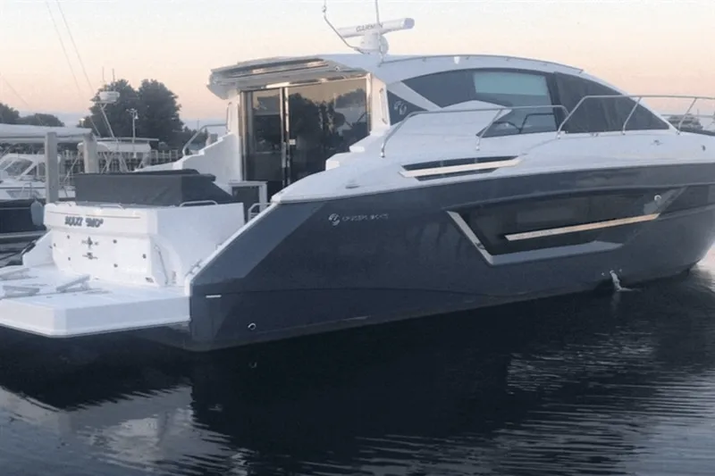 Slide: The Image of Cruisers Yachts 46 CANTIUS 2022 - 3