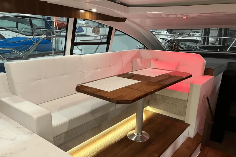 Slide: The Image of Cruisers Yachts 46 CANTIUS 2022 - 34
