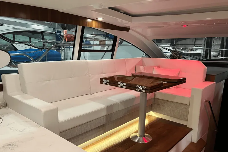 Slide: The Image of Cruisers Yachts 46 CANTIUS 2022 - 35
