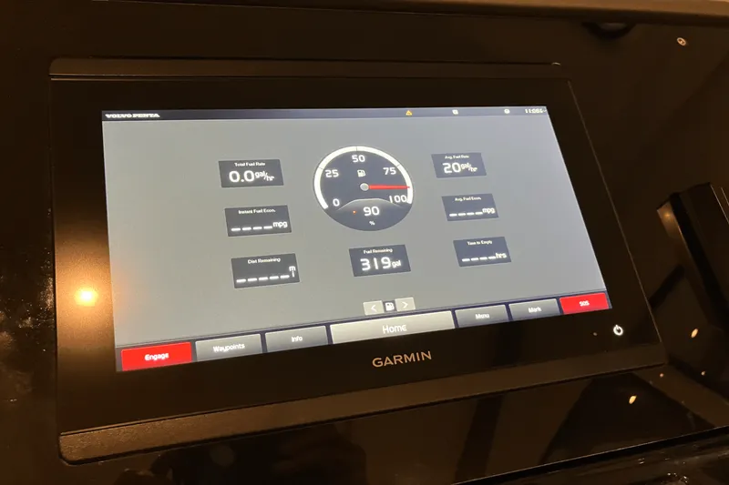 Slide: The Image of Cruisers Yachts 46 CANTIUS 2022 - 37