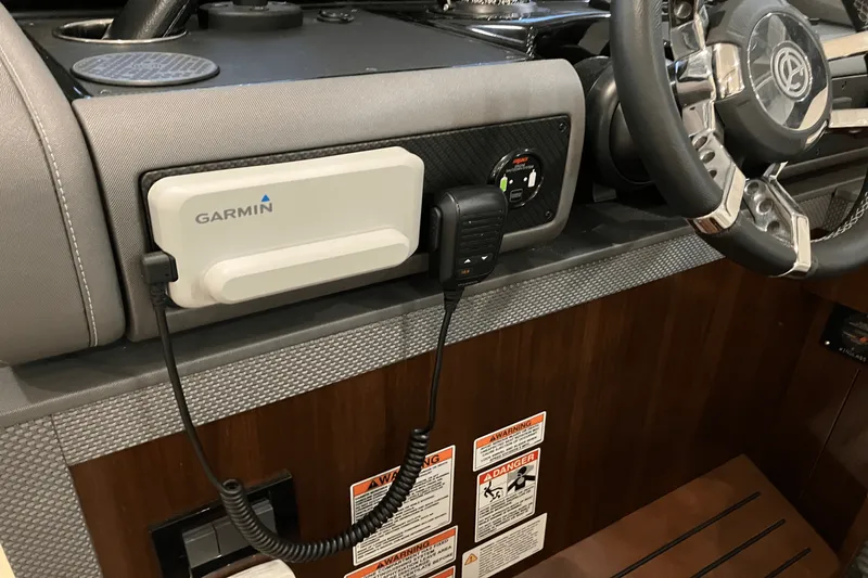 Slide: The Image of Cruisers Yachts 46 CANTIUS 2022 - 39