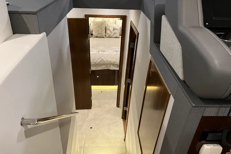 Slide: The Image of Cruisers Yachts 46 CANTIUS 2022 - 43