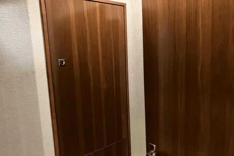 Slide: The Image of Cruisers Yachts 46 CANTIUS 2022 - 54