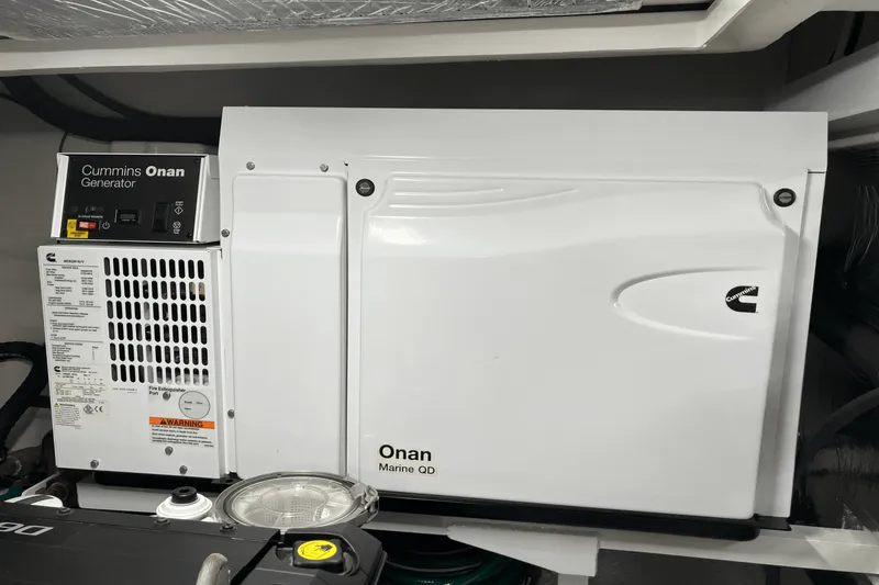 Slide: The Image of Cruisers Yachts 46 CANTIUS 2022 - 71