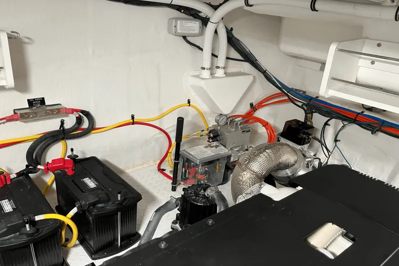 Slide: The Image of Cruisers Yachts 46 CANTIUS 2022 - 74