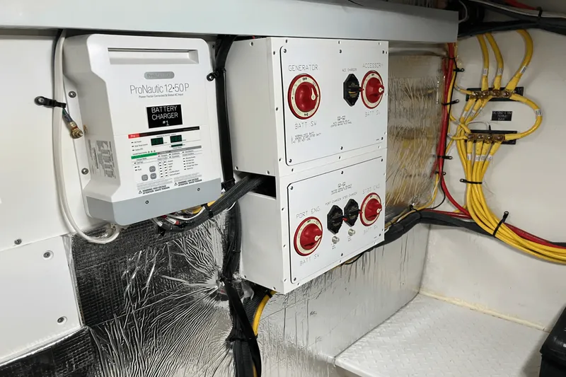 Slide: The Image of Cruisers Yachts 46 CANTIUS 2022 - 76