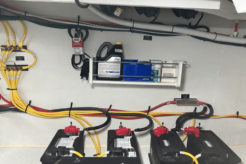 Slide: The Image of Cruisers Yachts 46 CANTIUS 2022 - 77