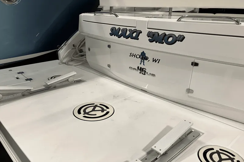 Slide: The Image of Cruisers Yachts 46 CANTIUS 2022 - 8