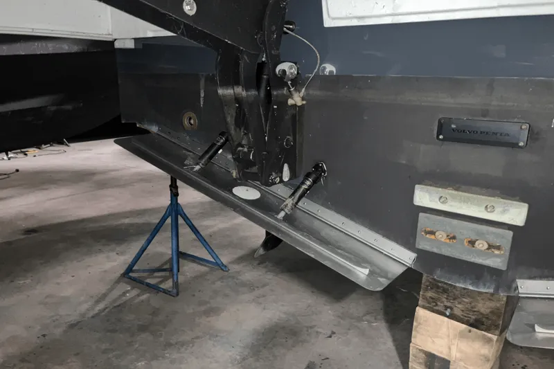 Slide: The Image of Cruisers Yachts 46 CANTIUS 2022 - 82