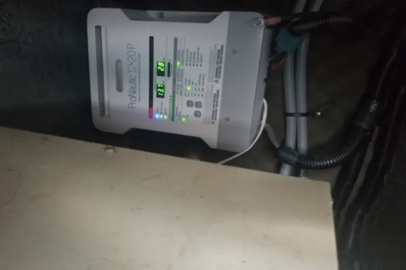 Slide: The Image of Sea Ray 290 SUNDANCER 1992 - 13