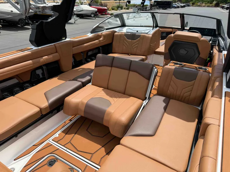 Slide: The Image of Malibu 25 LSV 2026 - 26