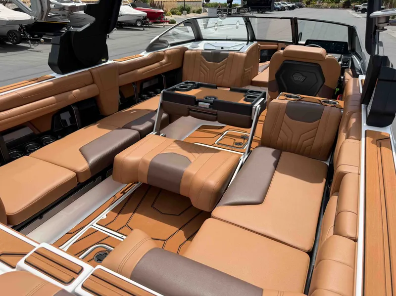 Slide: The Image of Malibu 25 LSV 2026 - 25