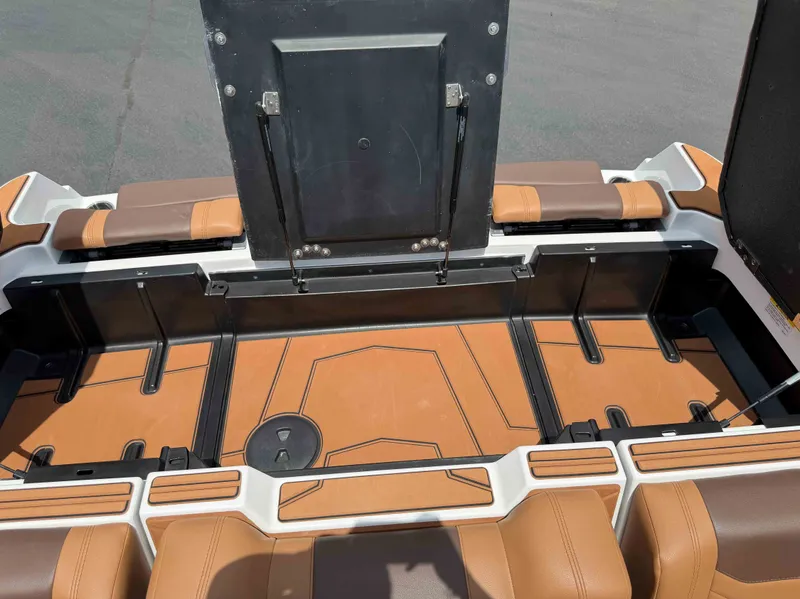 Slide: The Image of Malibu 25 LSV 2026 - 37