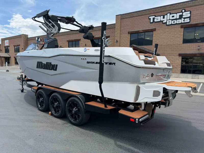 Slide: The Image of Malibu 25 LSV 2026 - 2