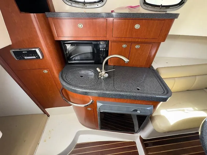 Slide: The Image of Boston Whaler 305 Conquest 2004 - 32
