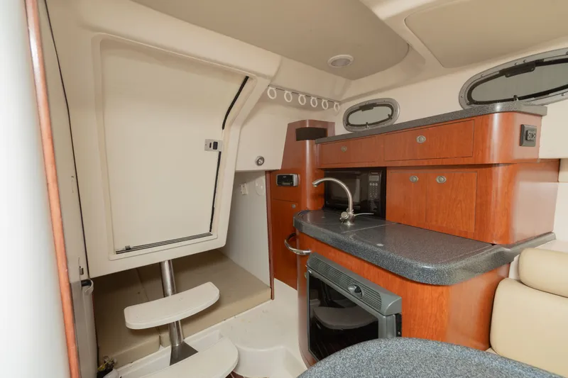 Slide: The Image of Boston Whaler 305 Conquest 2004 - 33