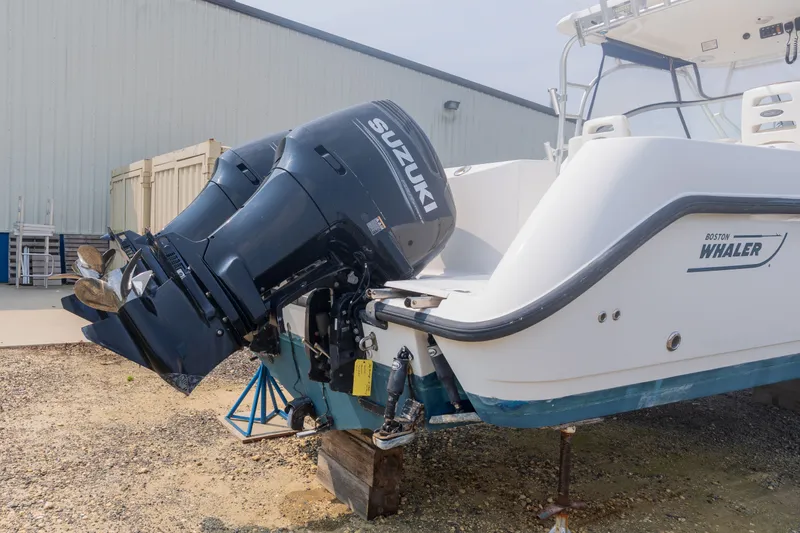 Slide: The Image of Boston Whaler 305 Conquest 2004 - 4