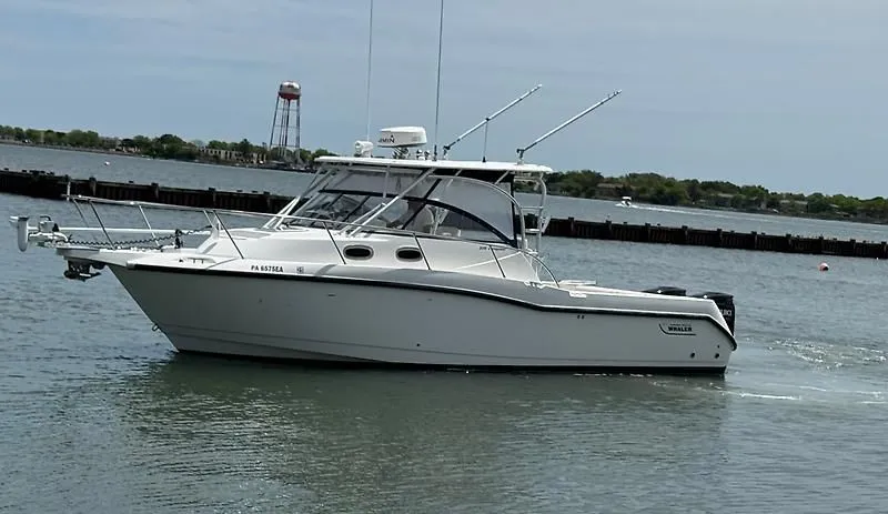 Slide: The Image of Boston Whaler 305 Conquest 2004 - 44