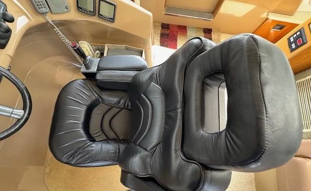 Slide: The Image of Carver Yachts 570 Voyager Pilothouse 2002 - 9