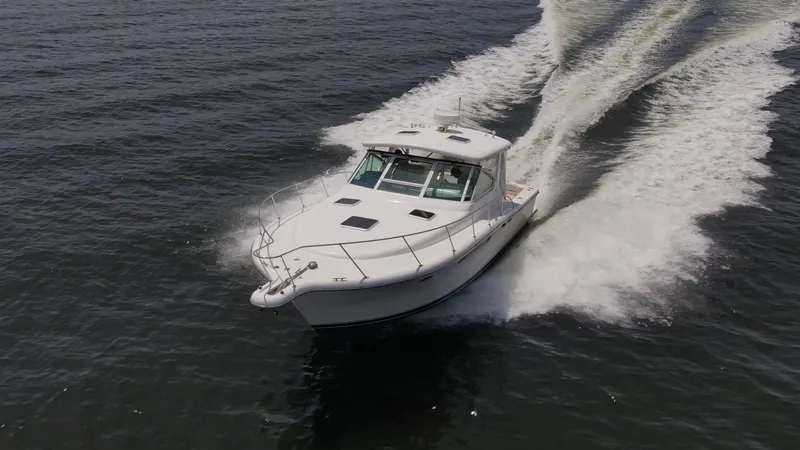 Slide: The Image of Tiara 3500 Open 2003 - 6