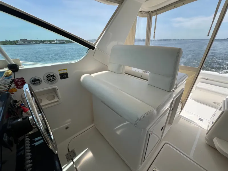 Slide: The Image of Tiara 3500 Open 2003 - 30