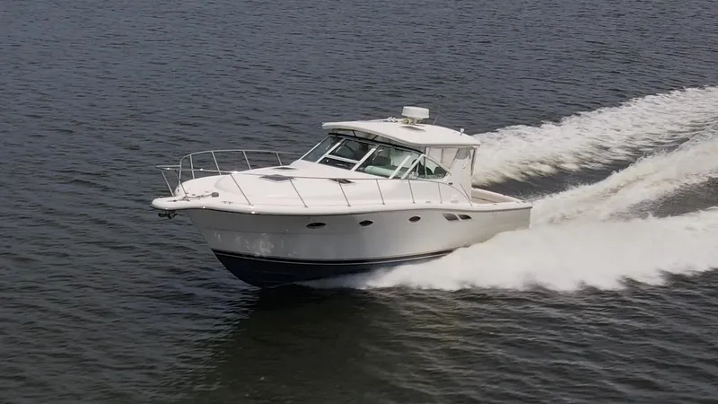 Slide: The Image of Tiara 3500 Open 2003 - 5