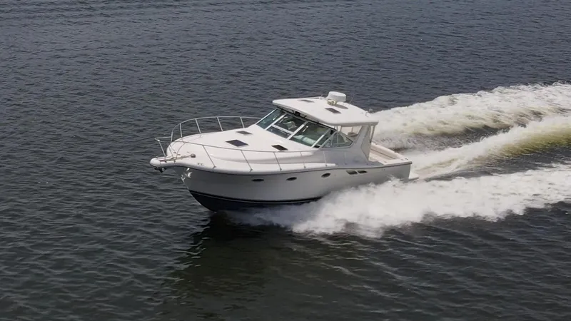 Slide: The Image of Tiara 3500 Open 2003 - 10