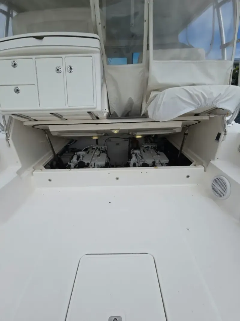 Slide: The Image of Tiara 3600 Open 2006 - 8