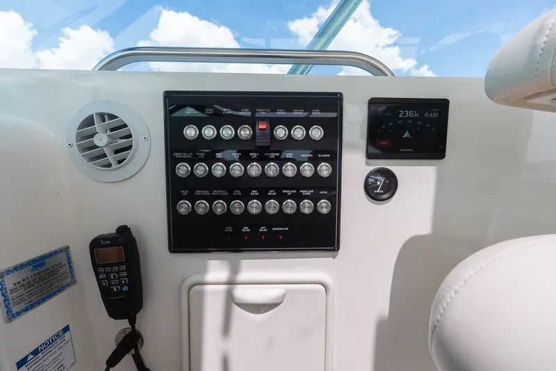 Slide: The Image of Tiara 4200 Open 2006 - 48