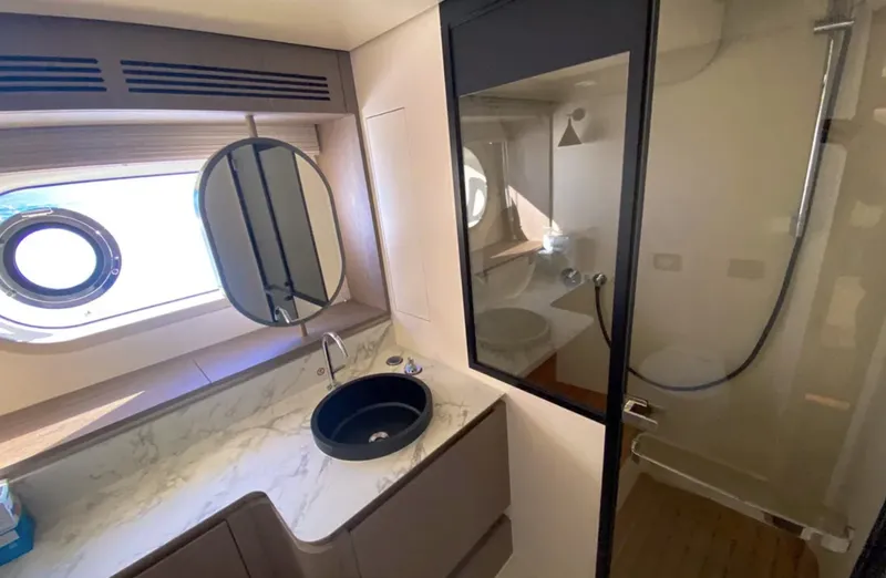 Slide: The Image of Azimut Magellano 60 2025 - 33