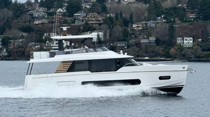 Slide: The Image of Azimut Magellano 60 2025 - 9