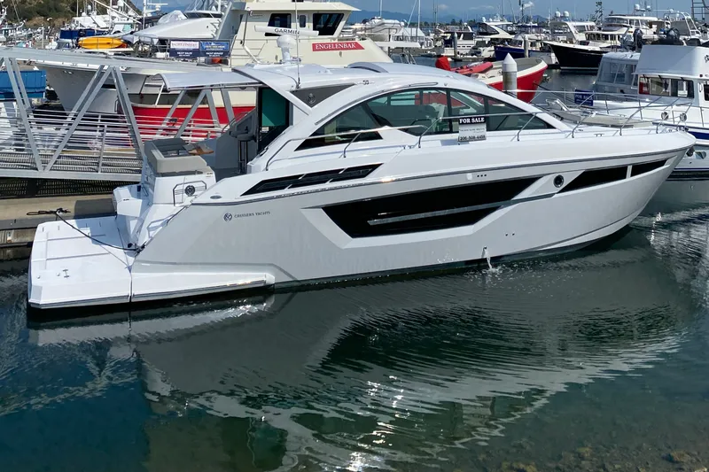 Slide: The Image of Cruisers Yachts 50 Cantius 2024 - 33