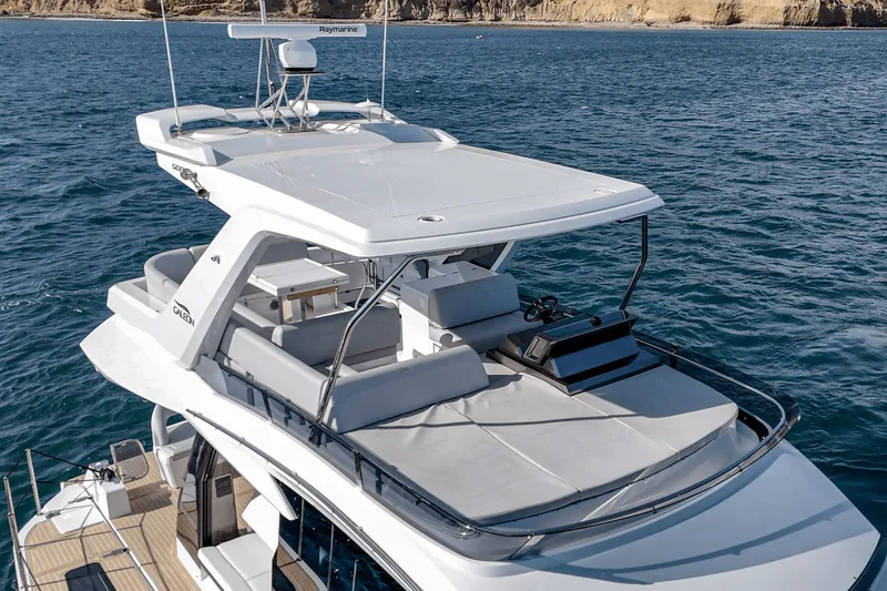 Slide: The Image of Galeon 500 FLY 2025 - 20