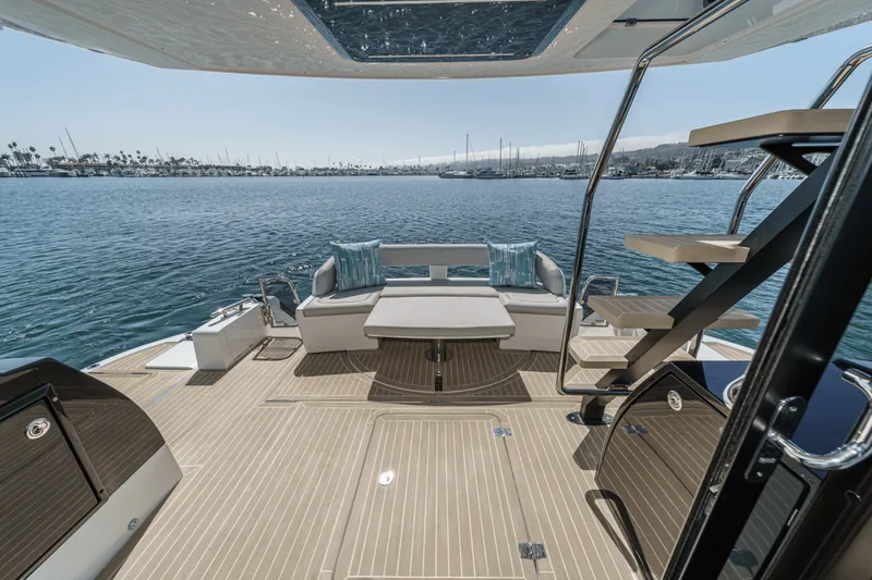 Slide: The Image of Galeon 500 FLY 2025 - 22