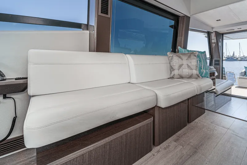Slide: The Image of Galeon 500 FLY 2025 - 38