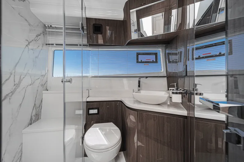 Slide: The Image of Galeon 500 FLY 2025 - 47