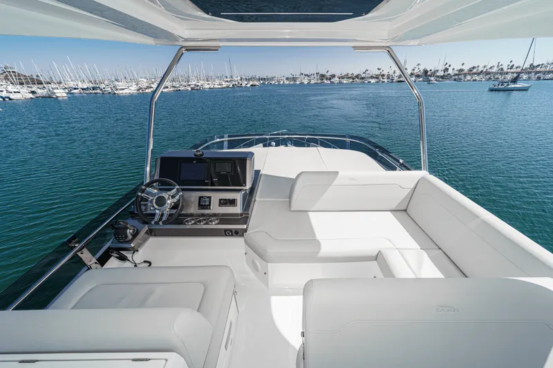 Slide: The Image of Galeon 500 FLY 2025 - 57