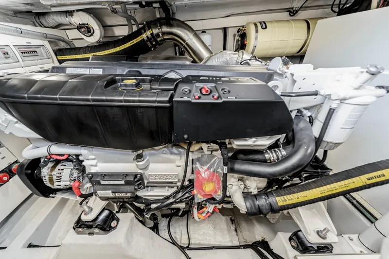 Slide: The Image of Galeon 500 FLY 2025 - 65