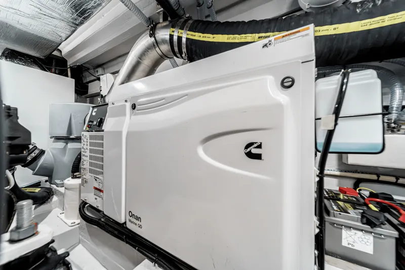 Slide: The Image of Galeon 500 FLY 2025 - 67