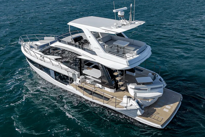 Slide: The Image of Galeon 500 FLY 2025 - 7