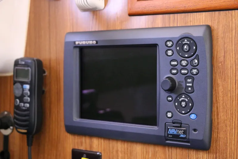 Slide: The Image of Pursuit 345 Offshore 2010 - 31
