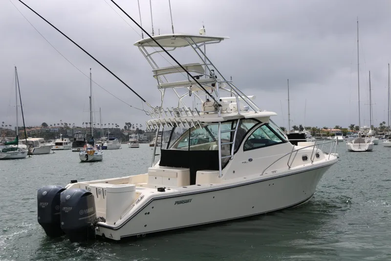 The Image of Pursuit 345 Offshore 2010 - 1