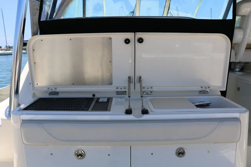 Slide: The Image of Pursuit 345 Offshore 2010 - 20