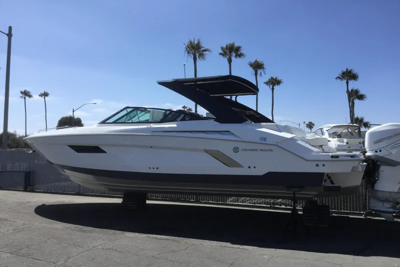 Slide: The Image of Cruisers 338 OB 2020 - 16